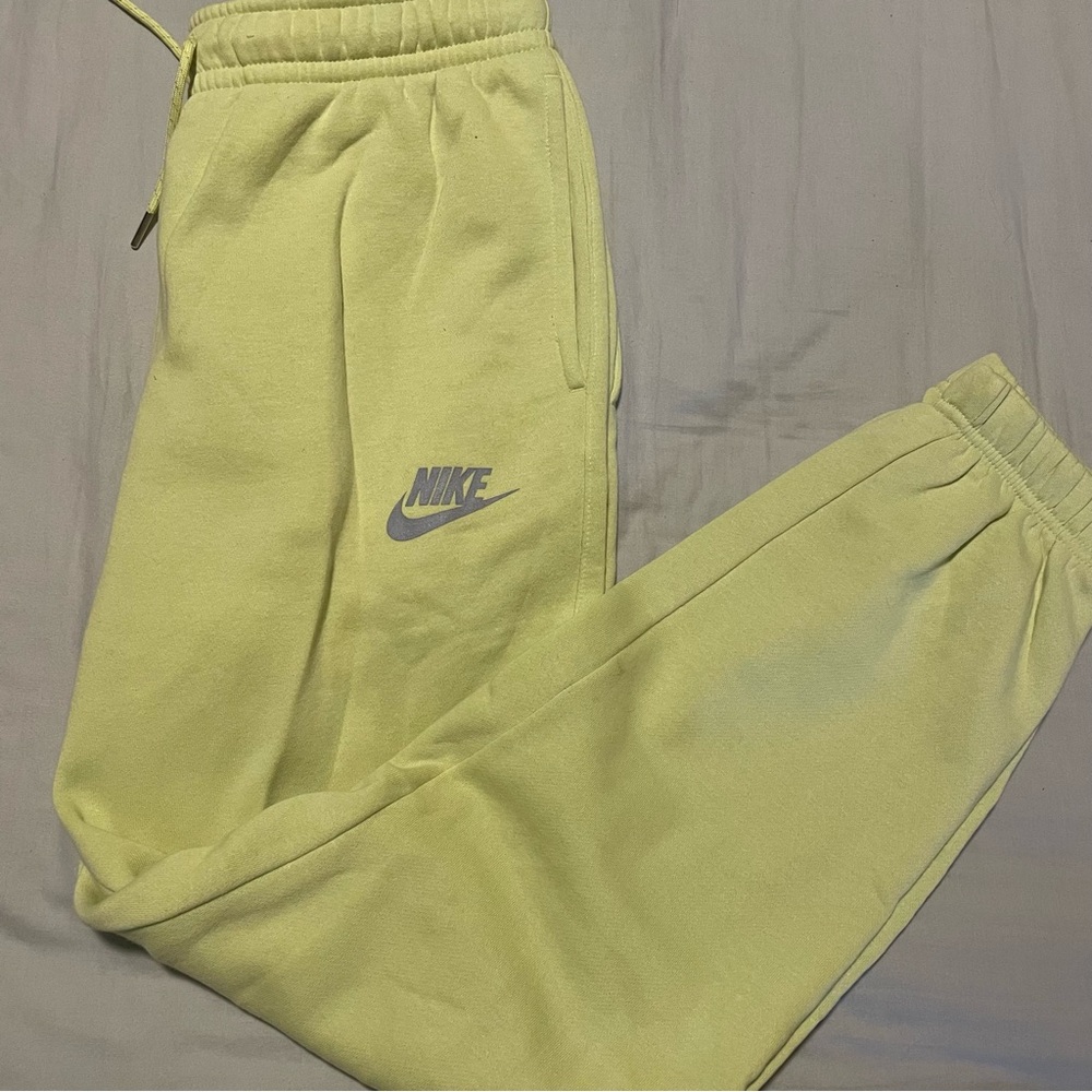 ⚡️CLEAROUT⚡️ Nike Light Green Sweatpants